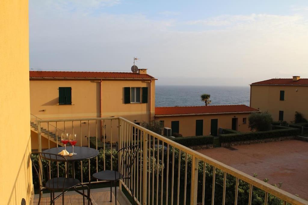 Appartamento Romantico Con Piscina Cervo Exterior photo