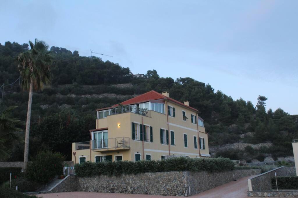 Appartamento Romantico Con Piscina Cervo Exterior photo